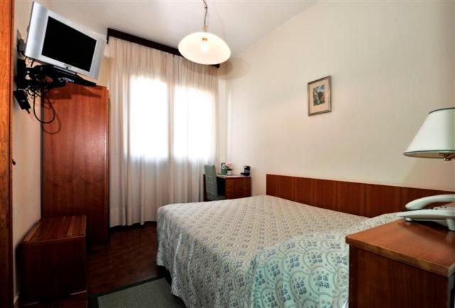 Hotel Boston Livorno Exterior foto